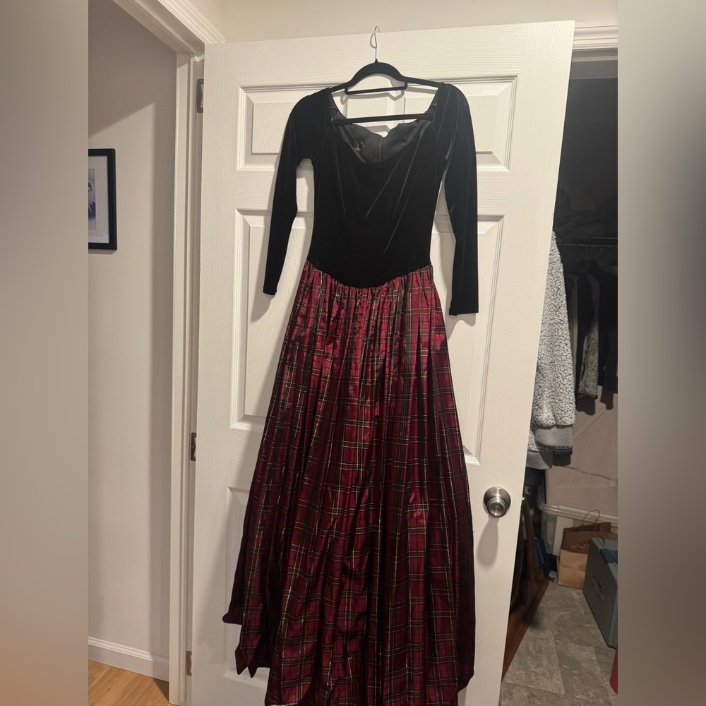 Vintage 90s Black Velvet and Plaid Tulle Dress Size 00 Holiday Costume - Picture 2 of 9